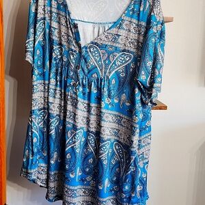 Blouse tee style